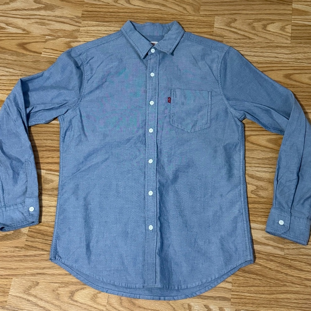 ⸻

Levi’s Button-Down Shirt